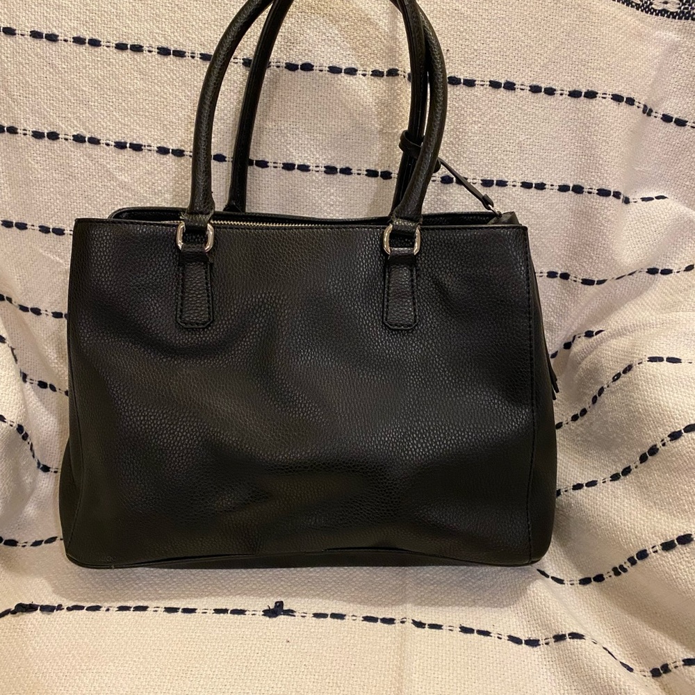 GUESS handbag - Picture 2 of 5